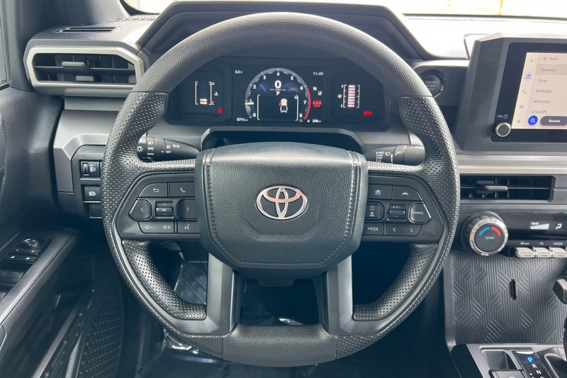 Toyota Tacoma 2WD Vehicle Full-screen Gallery Image 22