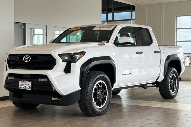 Toyota Tacoma 4WD Vehicle Full-screen Gallery Image 08