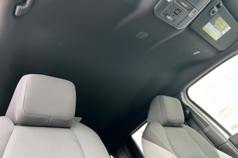 Toyota Tacoma 4WD Vehicle Full-screen Gallery Image 16