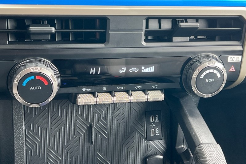 Toyota Tacoma 4WD Vehicle Full-screen Gallery Image 19