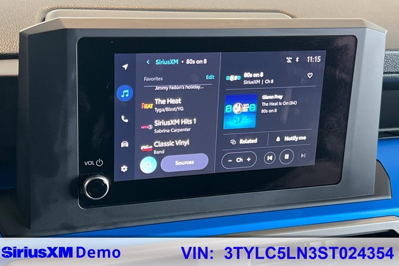 Toyota Tacoma 4WD Vehicle Full-screen Gallery Image 27