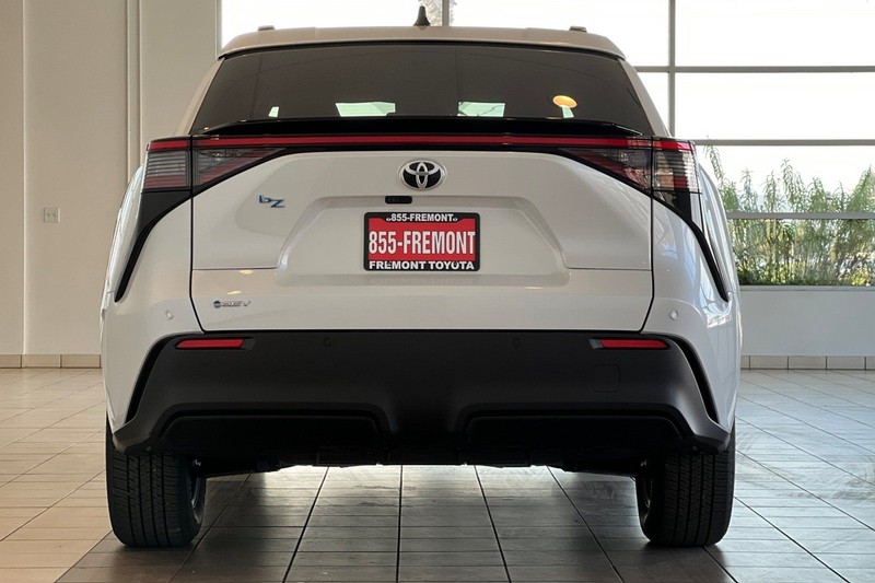 Toyota bZ Vehicle Full-screen Gallery Image 06