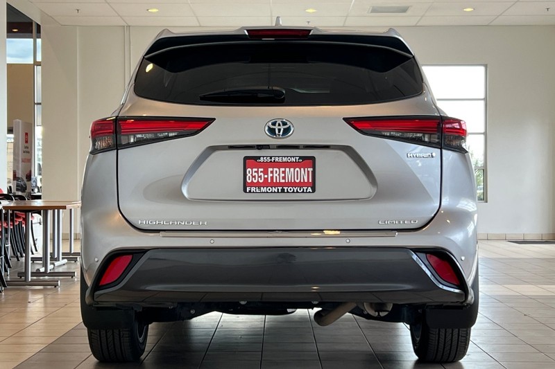 Toyota Highlander Vehicle Full-screen Gallery Image 05