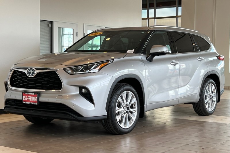 Toyota Highlander Vehicle Full-screen Gallery Image 08