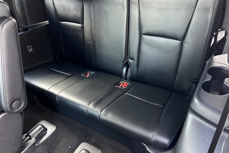 Toyota Highlander Vehicle Full-screen Gallery Image 15