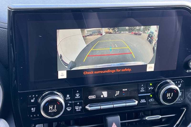 Toyota Highlander Vehicle Full-screen Gallery Image 20