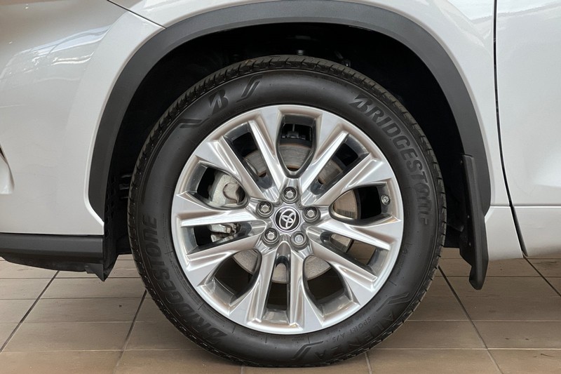 Toyota Highlander Vehicle Full-screen Gallery Image 27