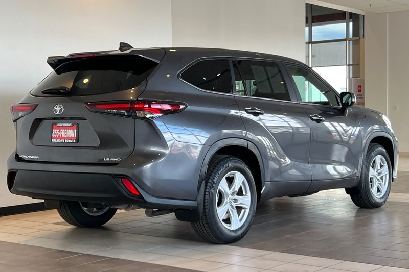 Toyota Highlander Vehicle Full-screen Gallery Image 04