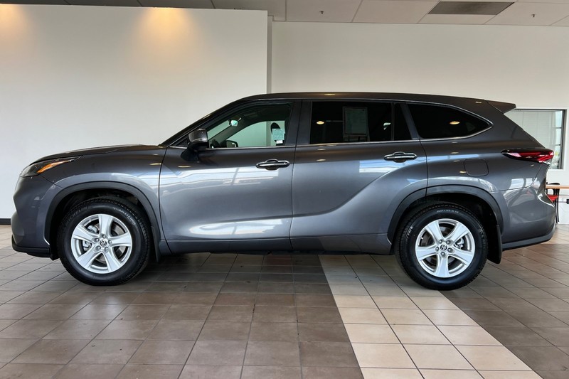 Toyota Highlander Vehicle Full-screen Gallery Image 07