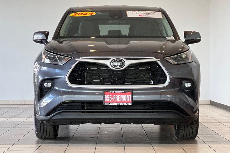 Toyota Highlander Vehicle Full-screen Gallery Image 09