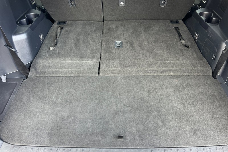 Toyota Highlander Vehicle Full-screen Gallery Image 16