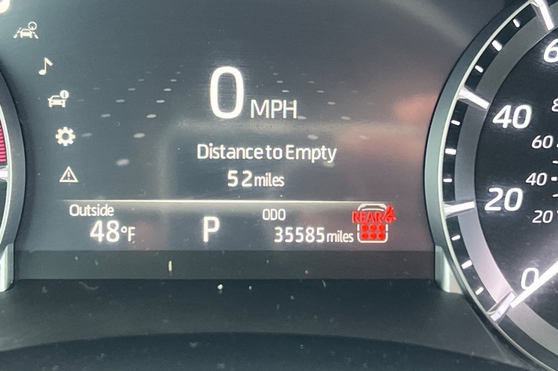 Toyota Highlander Vehicle Full-screen Gallery Image 26