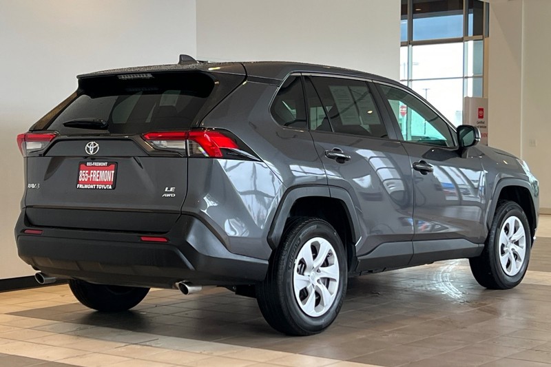 Toyota RAV4 Vehicle Full-screen Gallery Image 04