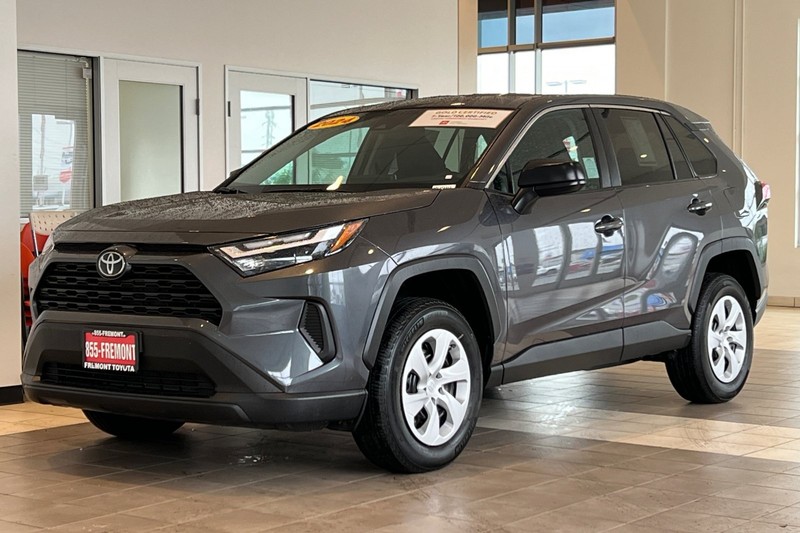 Toyota RAV4 Vehicle Full-screen Gallery Image 08