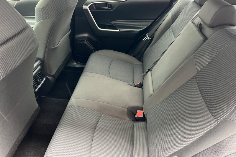 Toyota RAV4 Vehicle Full-screen Gallery Image 12