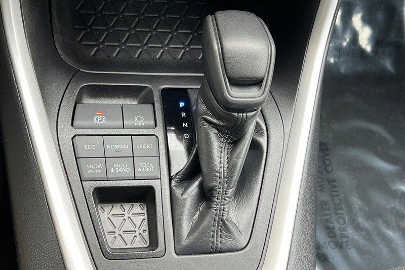 Toyota RAV4 Vehicle Full-screen Gallery Image 21