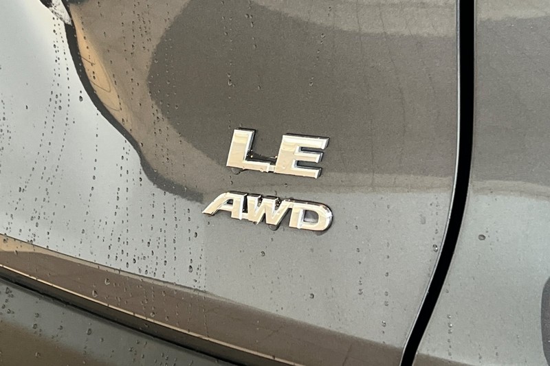 Toyota RAV4 Vehicle Full-screen Gallery Image 26