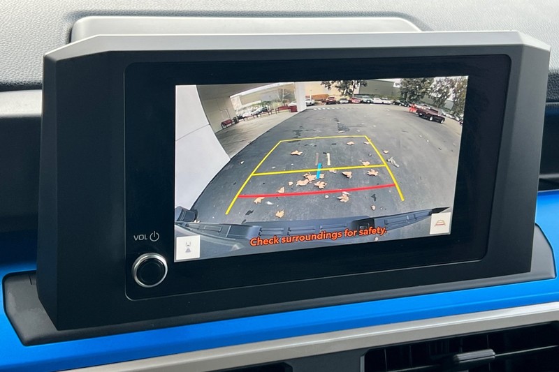 Toyota Tacoma 4WD Vehicle Full-screen Gallery Image 18