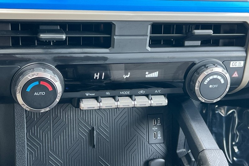 Toyota Tacoma 4WD Vehicle Full-screen Gallery Image 19