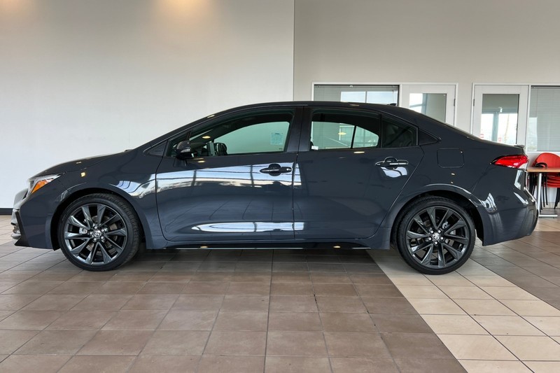 Toyota Corolla Vehicle Full-screen Gallery Image 07