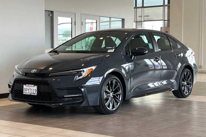 Toyota Corolla Vehicle Full-screen Gallery Image 08