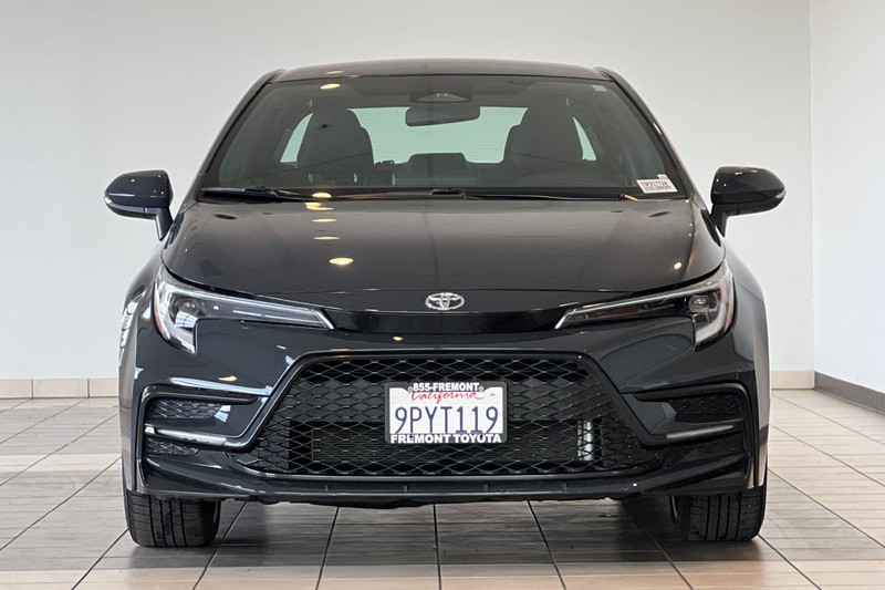 Toyota Corolla Vehicle Full-screen Gallery Image 09