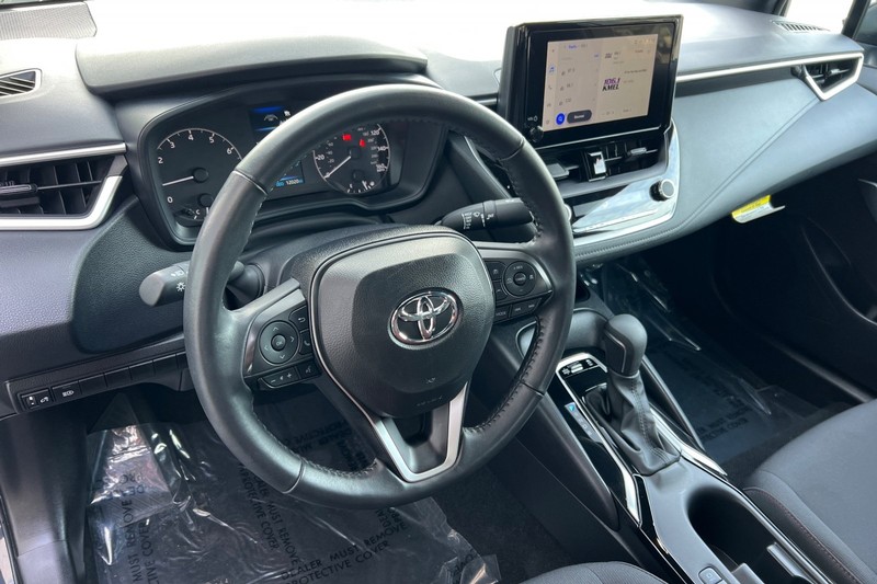 Toyota Corolla Vehicle Full-screen Gallery Image 10