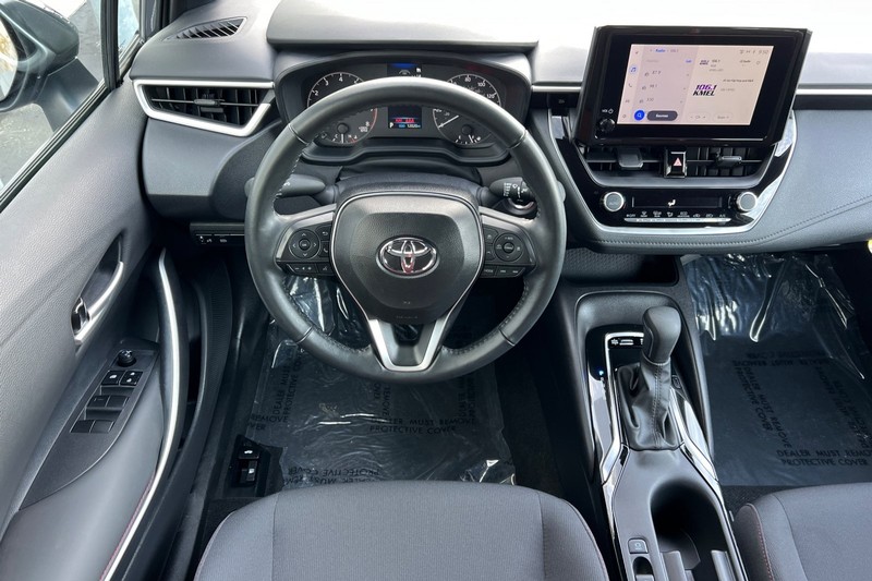 Toyota Corolla Vehicle Full-screen Gallery Image 14