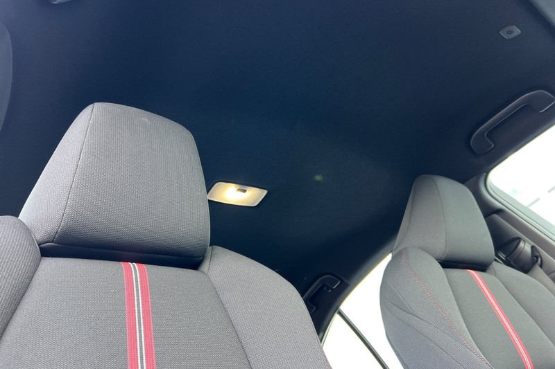 Toyota Corolla Vehicle Full-screen Gallery Image 16