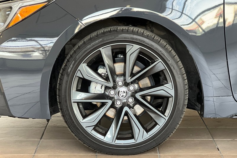 Toyota Corolla Vehicle Full-screen Gallery Image 24