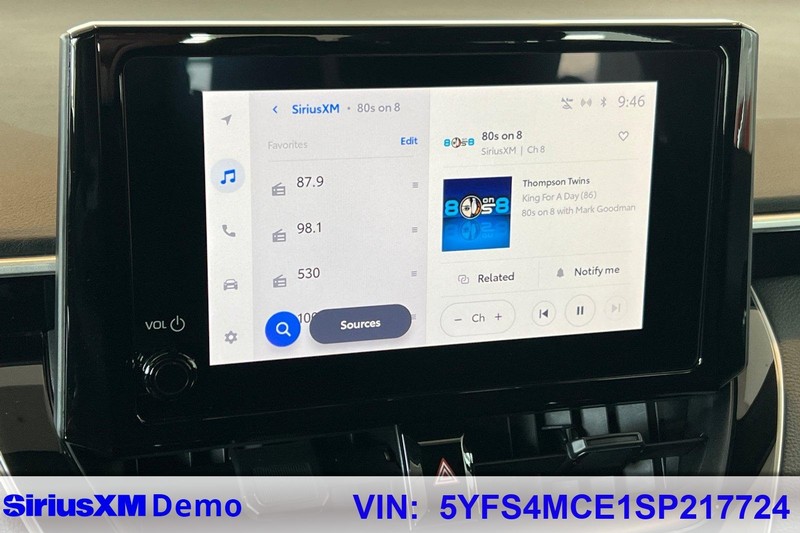 Toyota Corolla Vehicle Full-screen Gallery Image 27