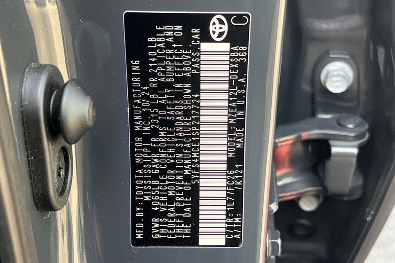 Toyota Corolla Vehicle Full-screen Gallery Image 29