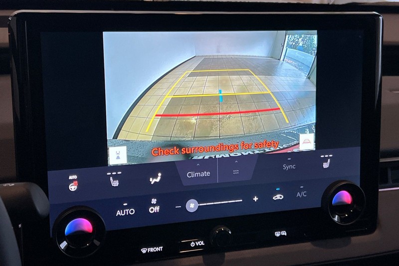 Toyota bZ Vehicle Full-screen Gallery Image 17