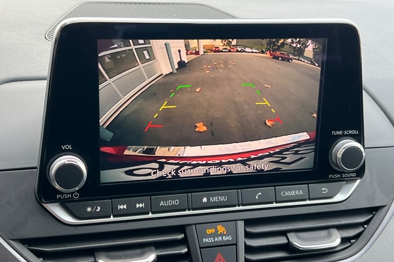 Nissan Altima Vehicle Full-screen Gallery Image 18