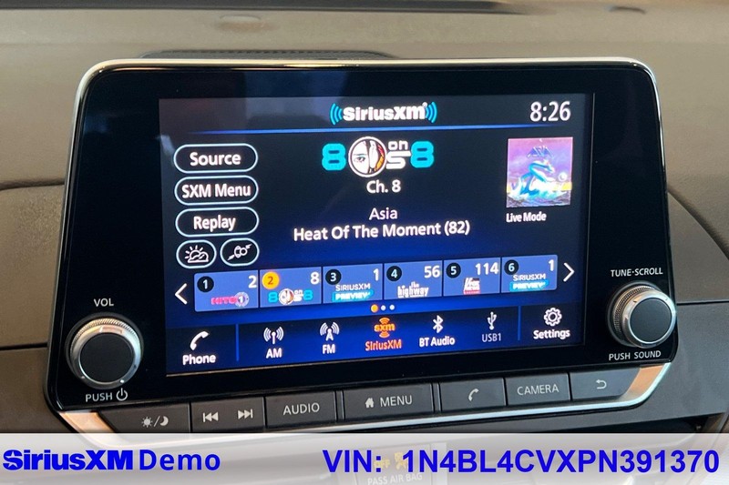 Nissan Altima Vehicle Full-screen Gallery Image 27