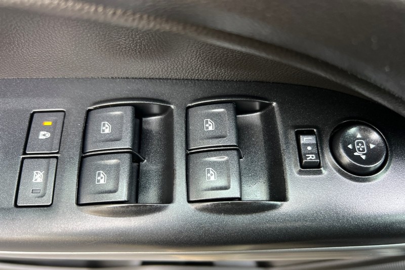 Chevrolet Colorado Vehicle Full-screen Gallery Image 11