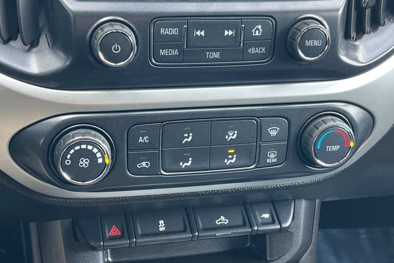 Chevrolet Colorado Vehicle Full-screen Gallery Image 19