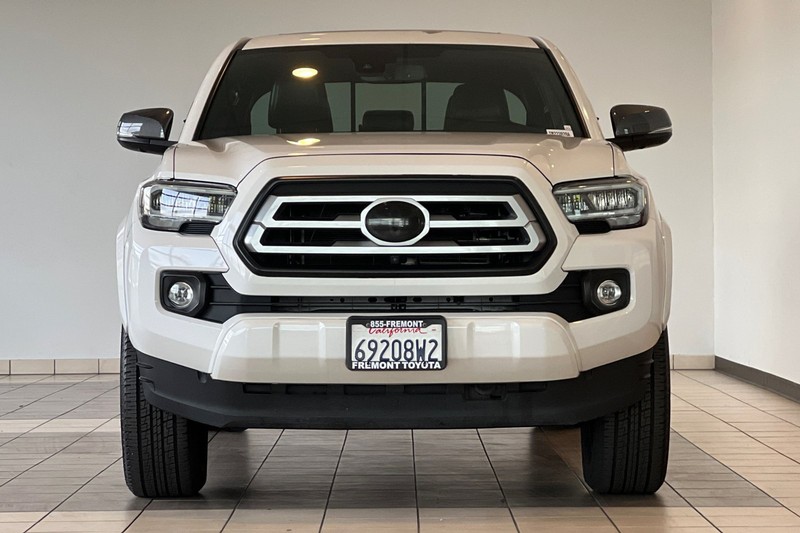 Toyota Tacoma 4WD Vehicle Full-screen Gallery Image 09