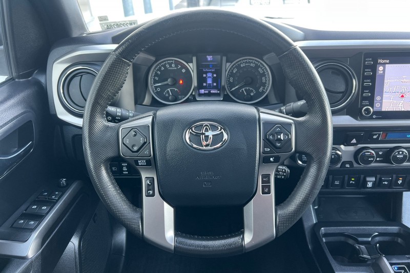 Toyota Tacoma 4WD Vehicle Full-screen Gallery Image 23