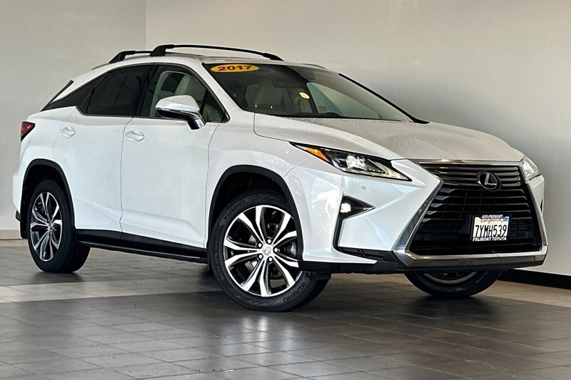 Lexus RX Vehicle Full-screen Gallery Image 02