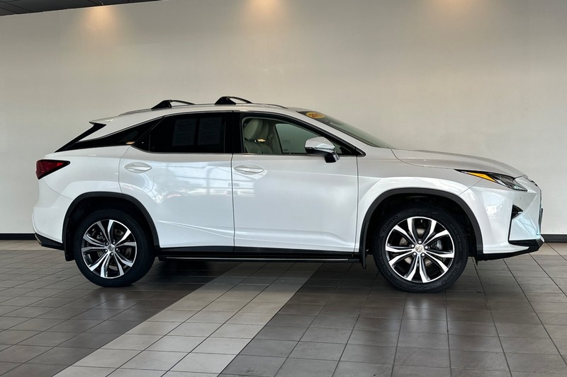 Lexus RX Vehicle Full-screen Gallery Image 03