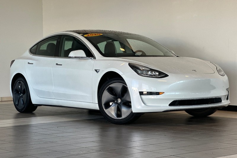 Tesla Model 3 Vehicle Full-screen Gallery Image 02