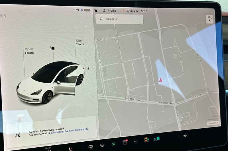Tesla Model 3 Vehicle Full-screen Gallery Image 18