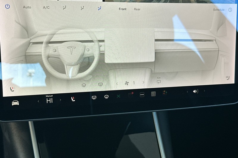 Tesla Model 3 Vehicle Full-screen Gallery Image 20