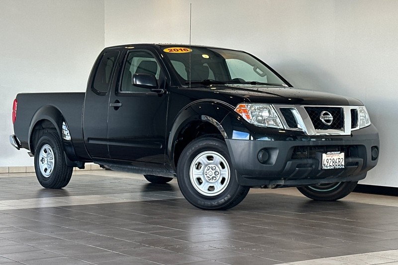 Nissan Frontier Vehicle Full-screen Gallery Image 02