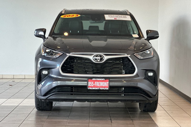 Toyota Highlander Vehicle Full-screen Gallery Image 09