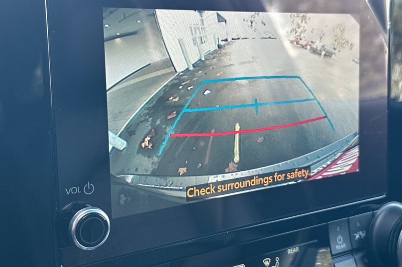 Toyota Highlander Vehicle Full-screen Gallery Image 20