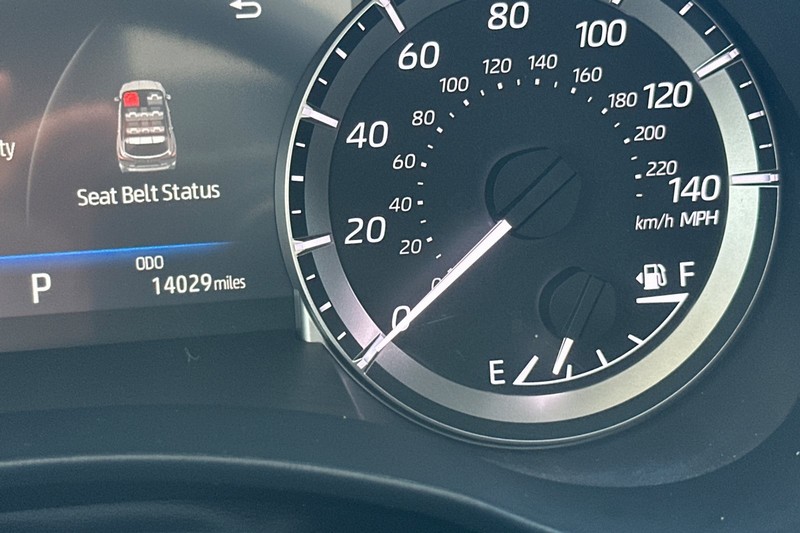 Toyota Highlander Vehicle Full-screen Gallery Image 26