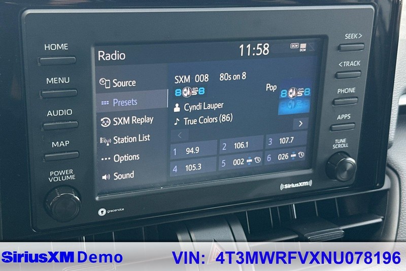 Toyota RAV4 Vehicle Full-screen Gallery Image 27