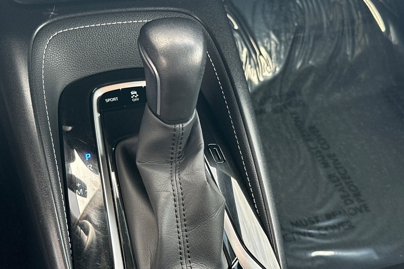 Toyota Corolla Hatchback Vehicle Full-screen Gallery Image 21